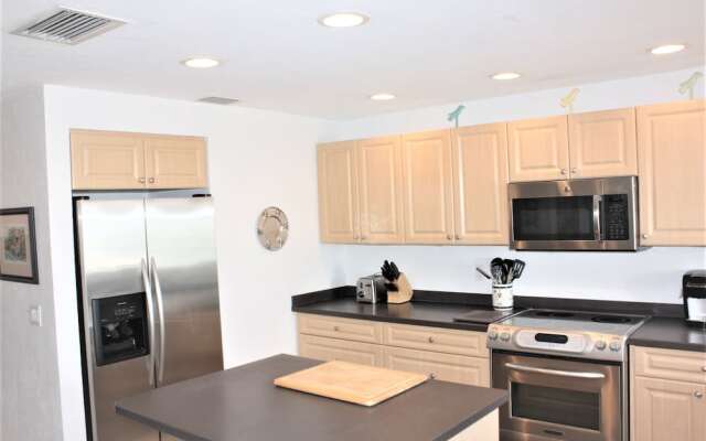 Jamaica Royale - 503 - 2 Br Condo