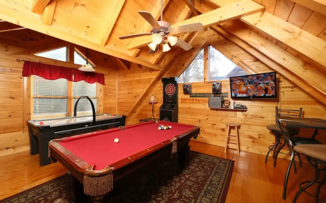 Sweet Surrender 1 Br cabin by RedAwning