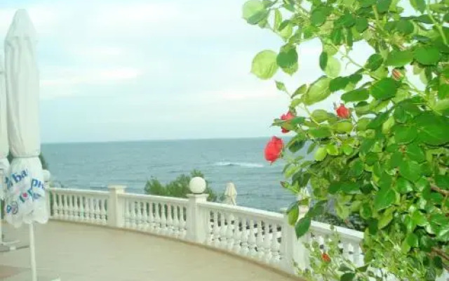 Guest House Ianis Paradise