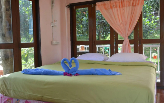 Baansuan Tayida Resort  Homestay