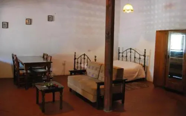 Xenis House