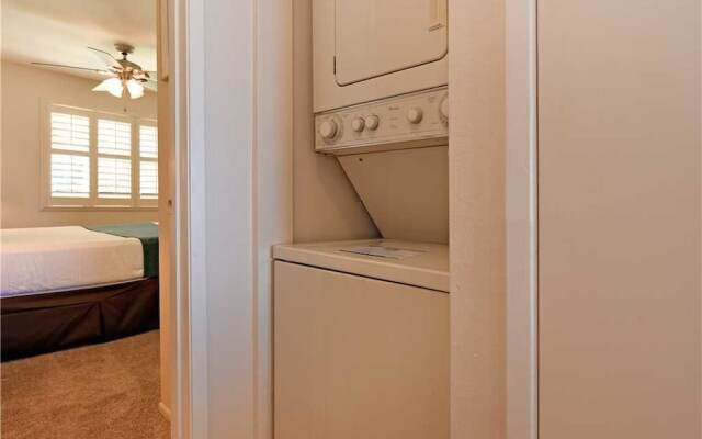 Lokelani #C104 - 1 Br condo by RedAwning