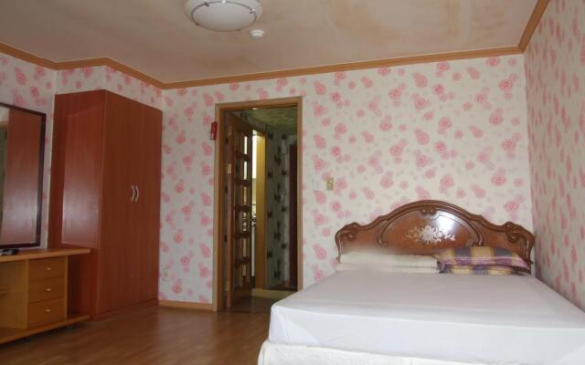 Yangyang White House Pension