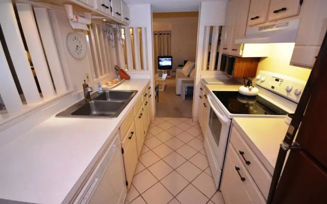 Covington Towers 22 2 Br condo by RedAwning