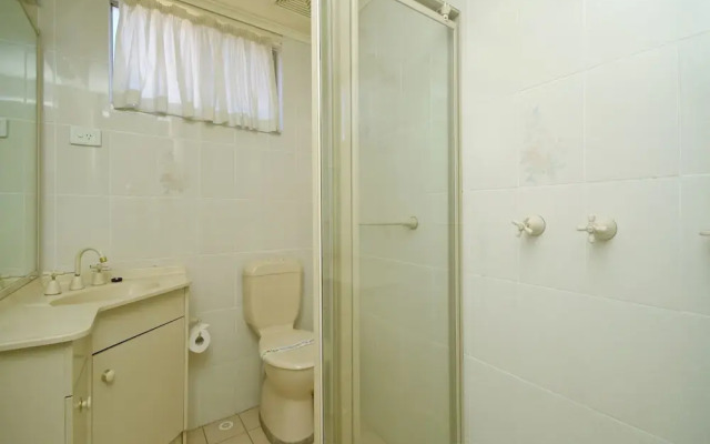 Shoal Towers, Unit 6/11 Shoal Bay Road