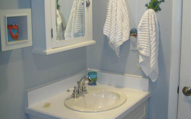 Salty Hippo - 2Br Condo