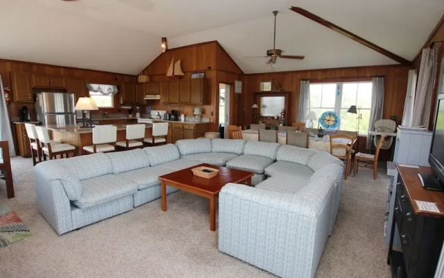 Whalin - 4 Br Home