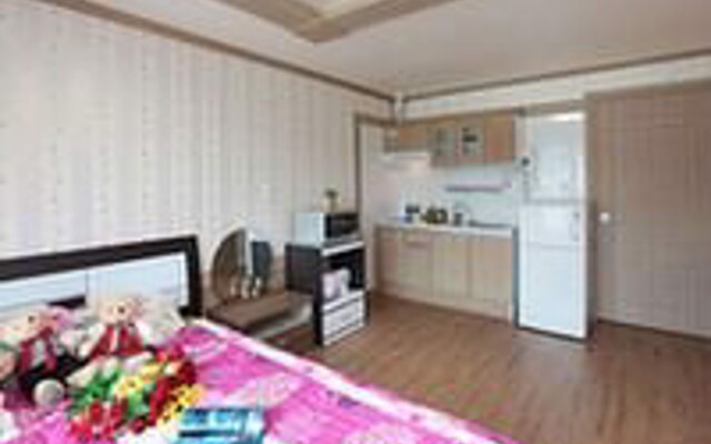 Namhae Jijok Pension