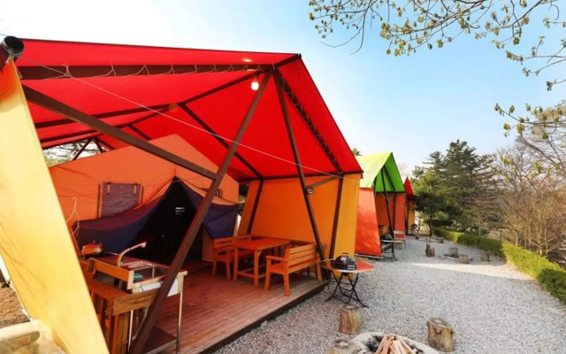 Gapyeong Hwangtoeun Pension and Glamping