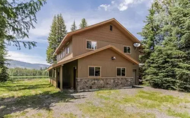 Hereford Lakehouse Custom Home 4 Br home by RedAwning