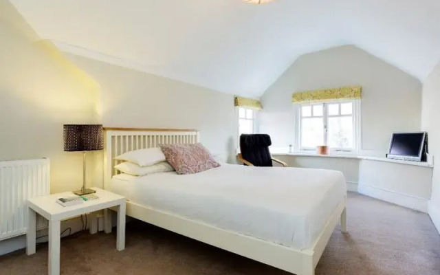 Veeve 3 Bed Family Home With Garden Thorney Hedge Road Chiswick