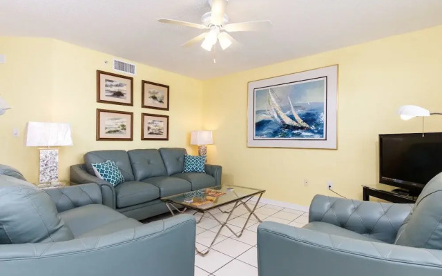 Islander 4007 by RedAwning