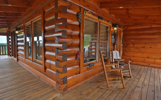 Celebration 4 Br cabin by RedAwning