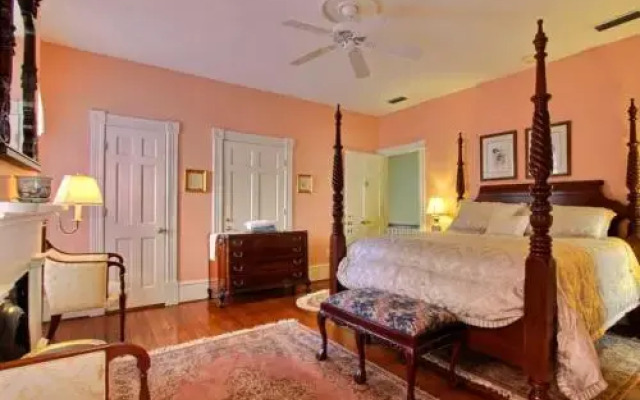 Cold Creek Manor