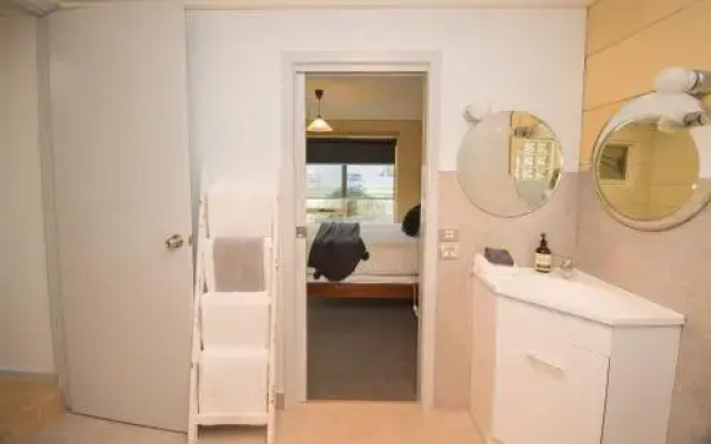 Bayview no 2 - Next to the Beach