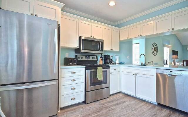 Siesta Dunes Beach 201 by Vtrips