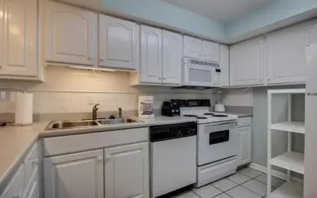 Gulf Gate 402