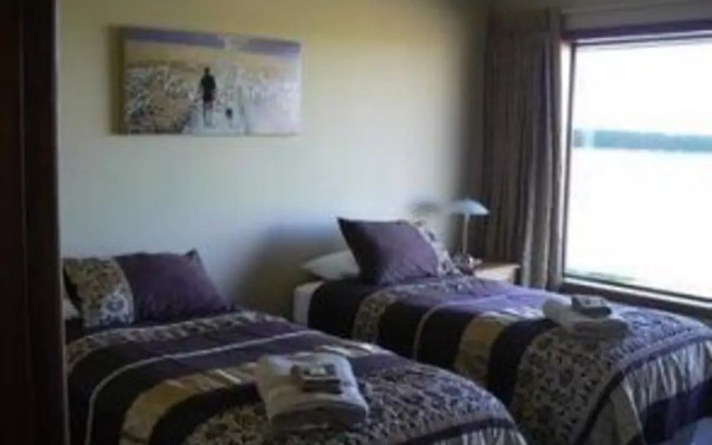 Pete's Farm Stay B&B and Cottage