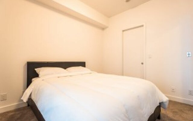 JP Stays - Cozy Lakeview Condo Downtown Core offered by Short Term Sta