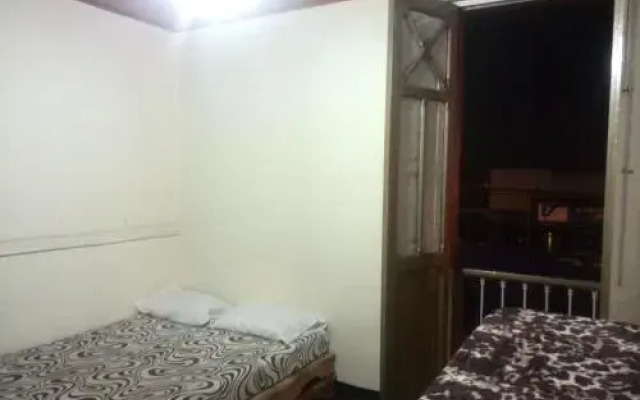 Hostal CQ Lourdes