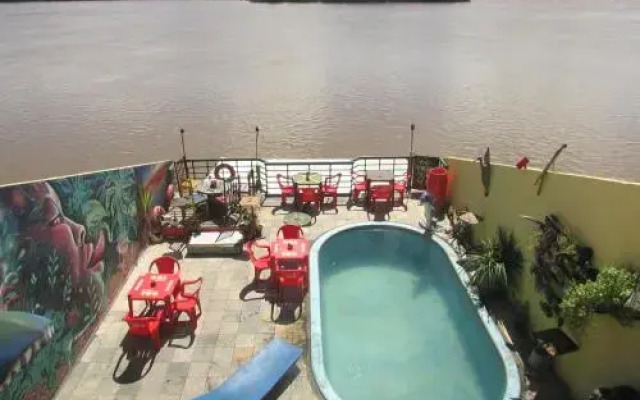 Proxima Estación Hostel