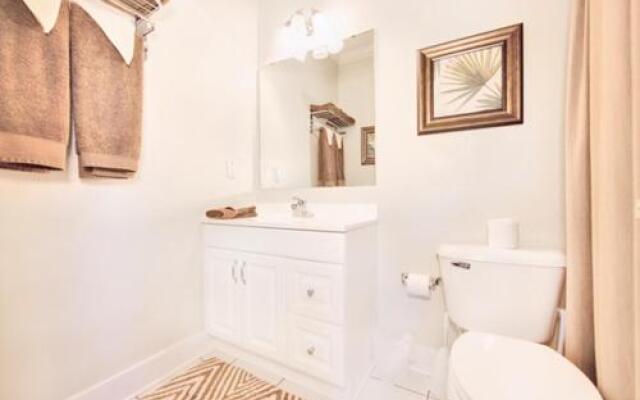 Purple Parrot 9C - 2 Br Condo