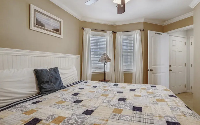 Seascape 1202 Studio Bedroom Condo by RedAwning