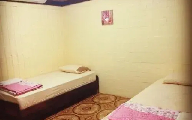 Baan Pak Ruen Rim Nam