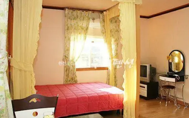 Yangpyeong Silver River Pension