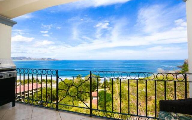 Luxury 2 bedroom condo with ocean view - Few steps from beach