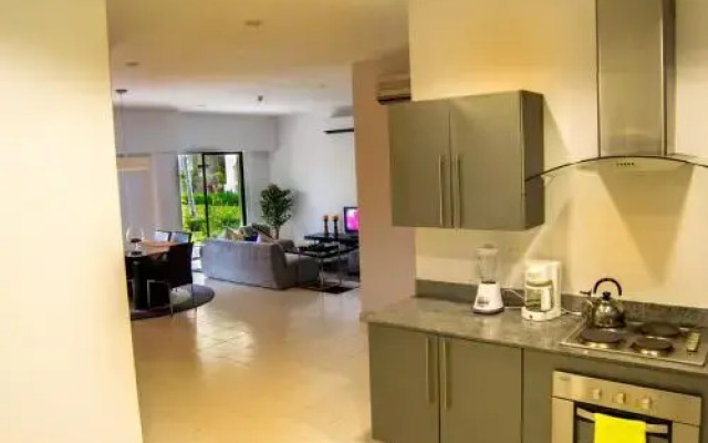 Sandra Condo in Jaco Bay