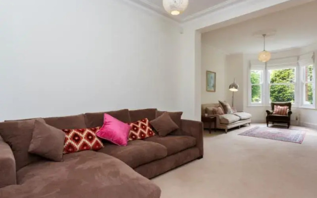 Veeve  5 Bed Family Home Durham Road Wimbledon