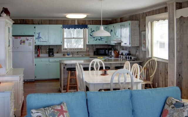 Carolina Moon 4 Bedroom Home by RedAwning