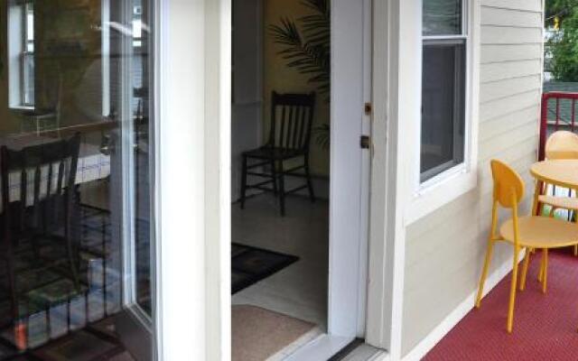 Crate & Cargo Suite 3