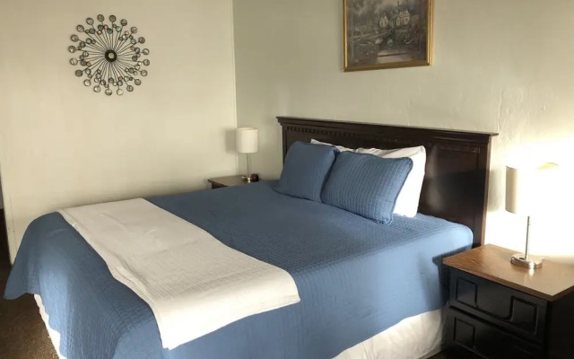 Sherwood Forest Motel