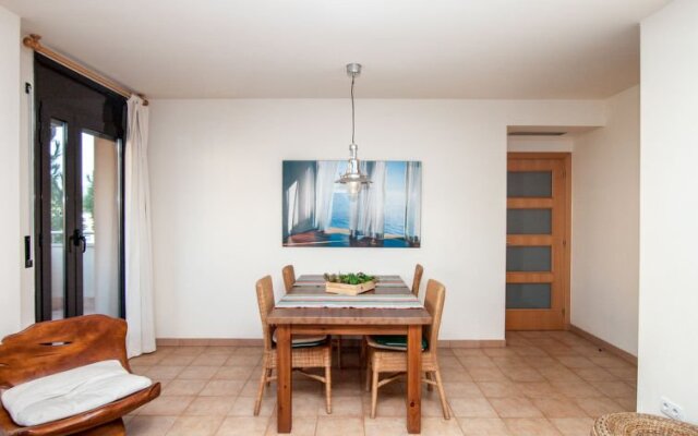 "Apt. Ona" - INH 27240