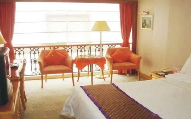 Rhinoceros Hotel
