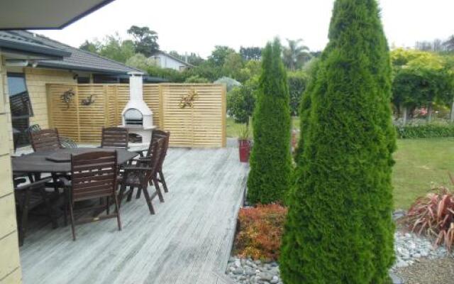 Silverdale Garden Stay