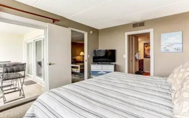Recently Renovated Ocean Front Condo by RedAwning