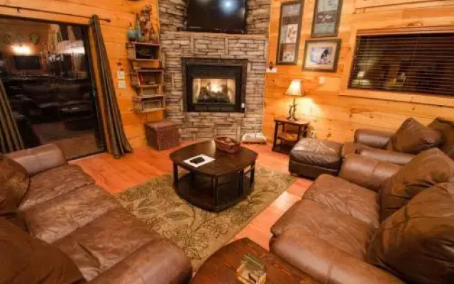 Northern Exposure Lodge - 3 Br Cabin