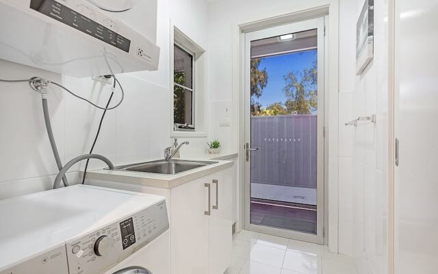 Sandy Point Road, 7A