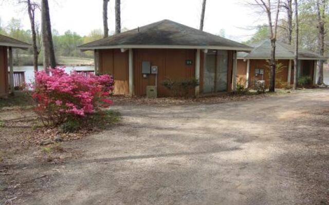 Lake Myers Lakeside Villa 21