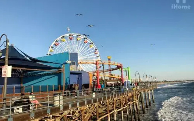 Pelican Stay in Santa Monica