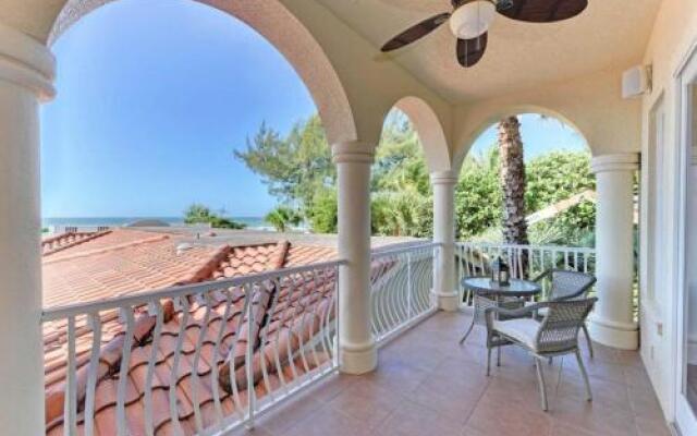 La Casa Denton by RedAwning