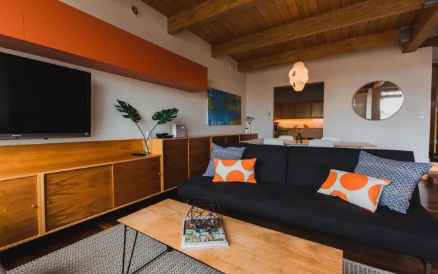 Modern Style Urban Getaway