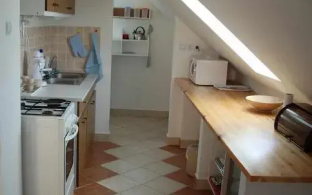Flóra Apartman