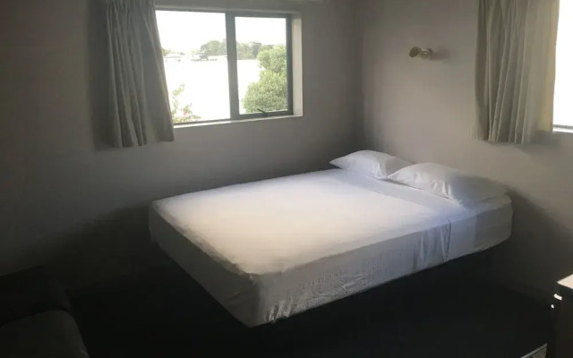 Manukau City Lodge