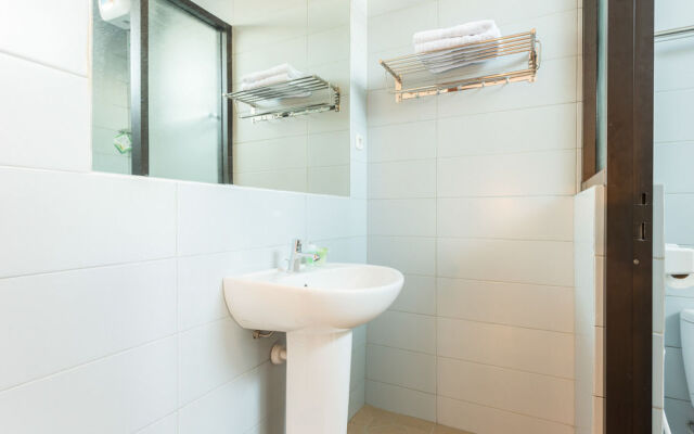 艾里泗水索诺威杰南古邦新一段 140 号酒店(Airy Sonokwijenan Kupang Baru Satu 140 Surabaya)