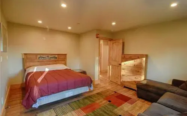 Qi Family Lodge - 5 Br Home