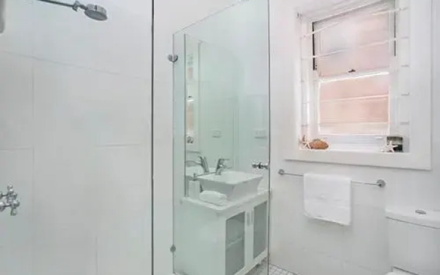 The Apartment Service LB002